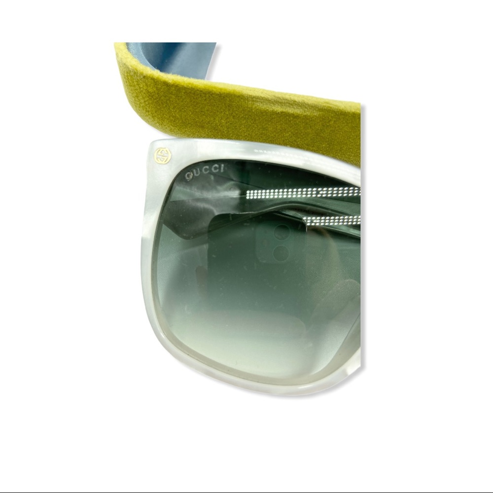 GUCCI White Mother of Pearl Cat-Eye Sunglasses - Picture 2 of 9